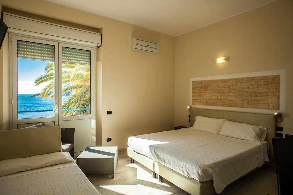 Hotel Calamosca 3*