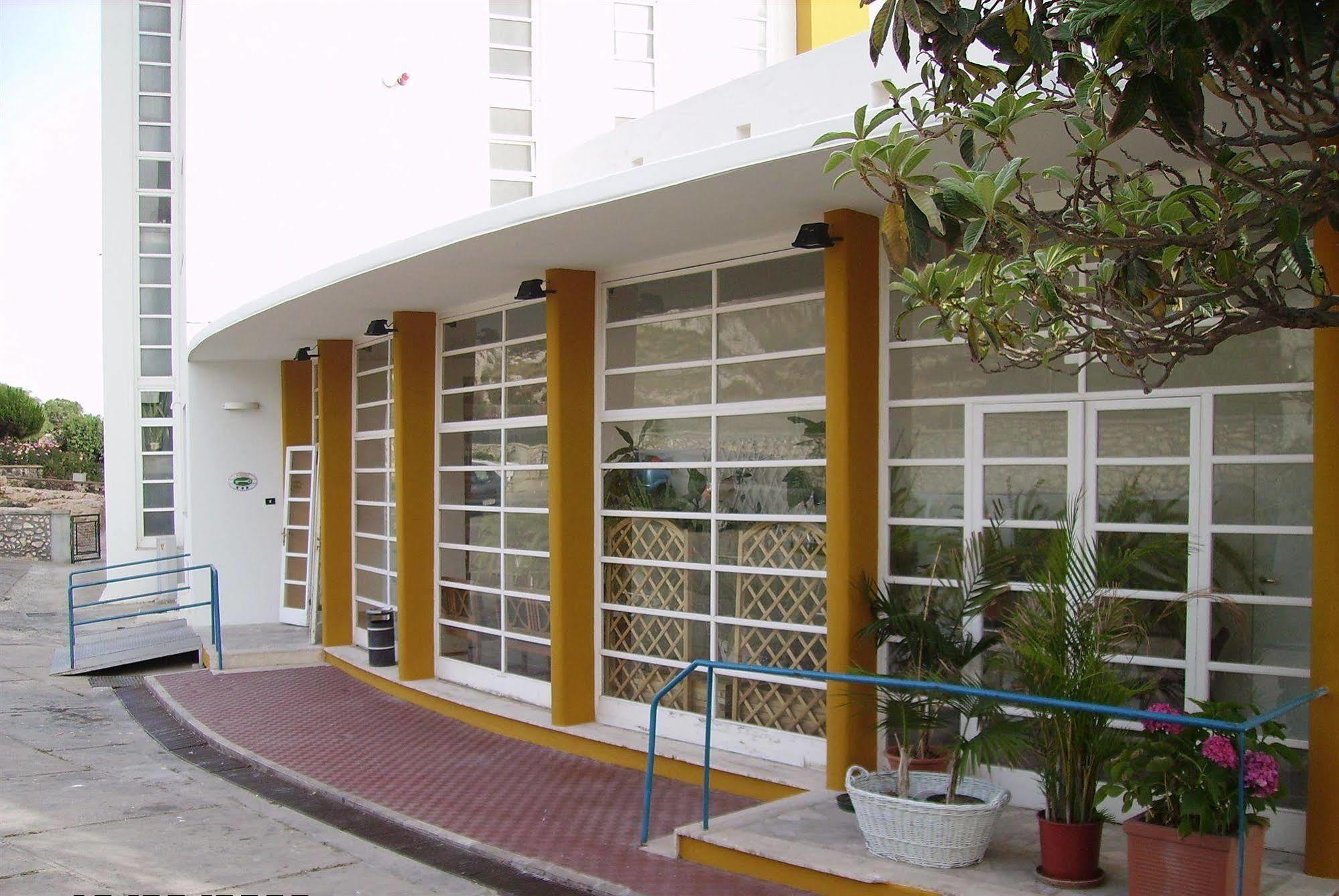 Calamosca Hotel